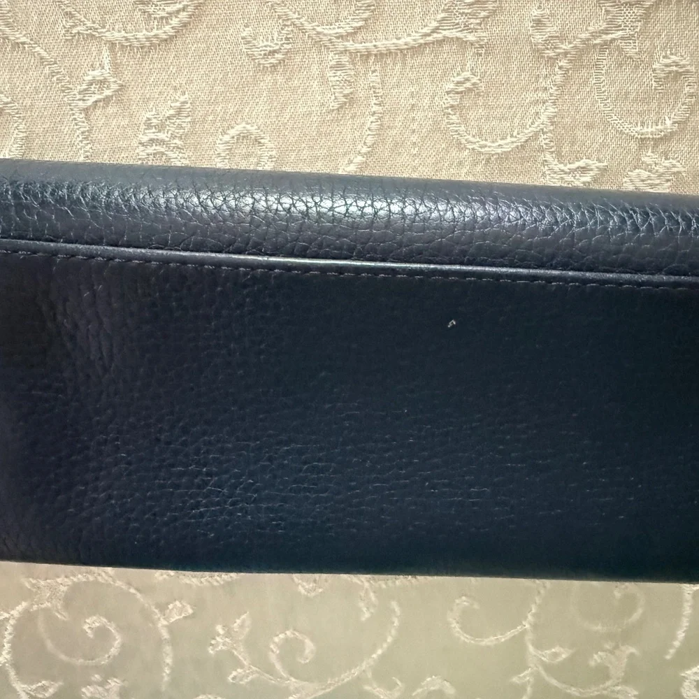 *NEW YEAR SALE * MICHAEL KORS Navy Leather wallet - Picture 2 of 5